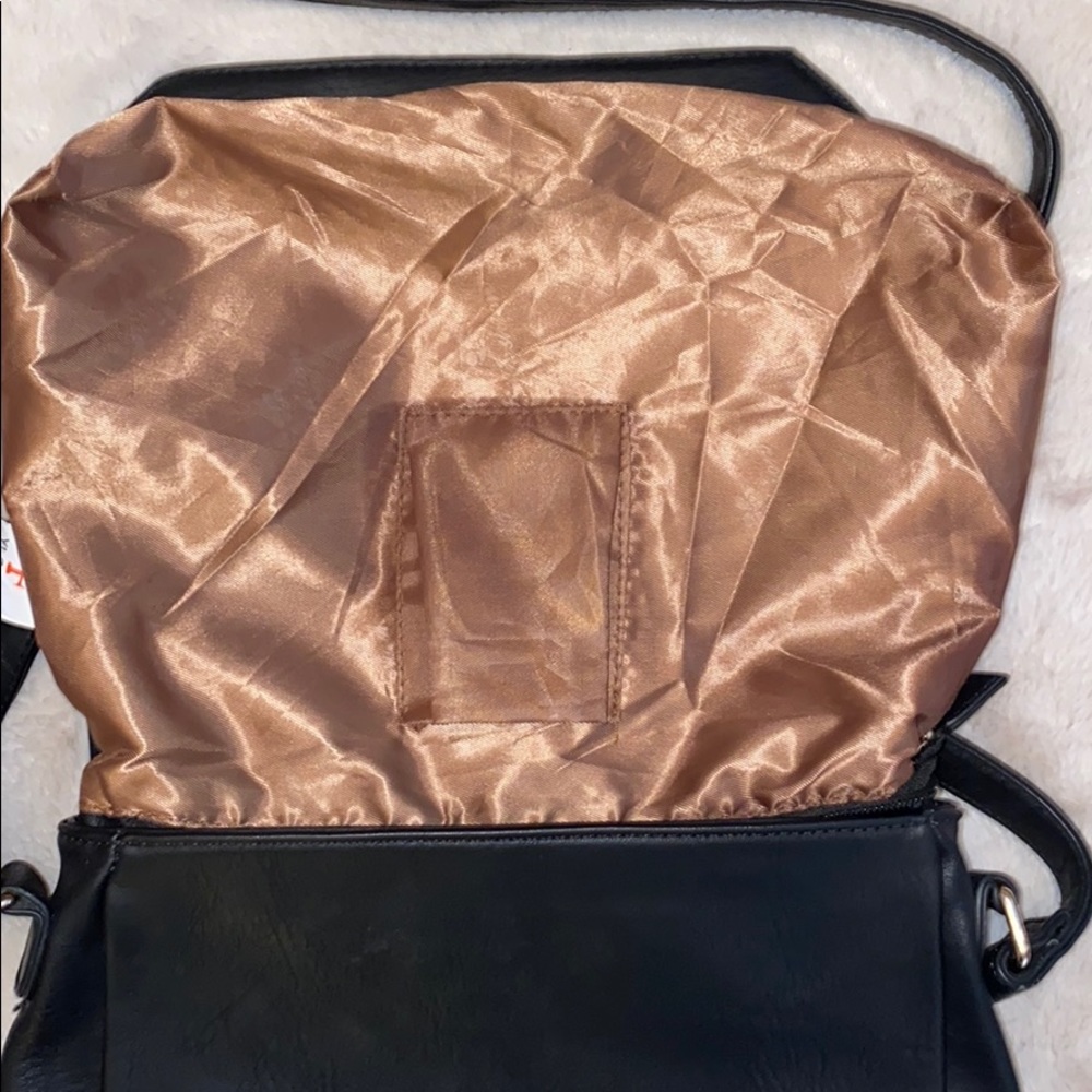 Black Crossbody Leather Purse - Picture 4 of 7